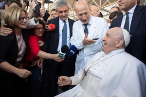 papież Franciszek z dziennikarzami